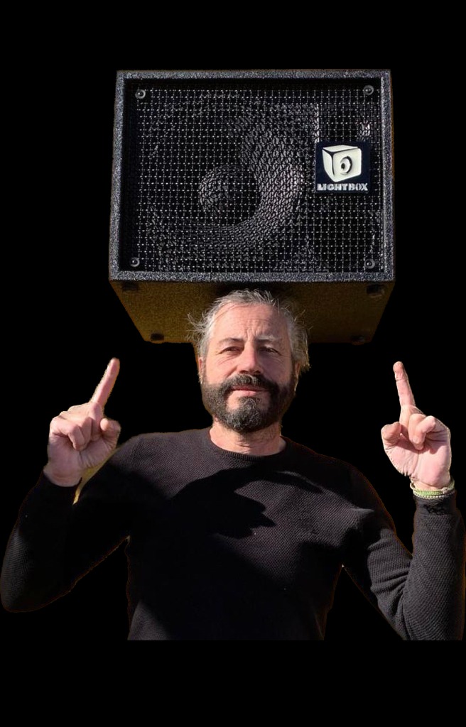 Bajista con Lightbox Cabinet